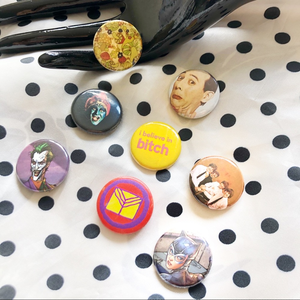 SOLD Lot of buttons